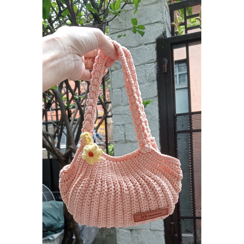 Túi xách tay bằng len màu hồng xinh xắn handmade