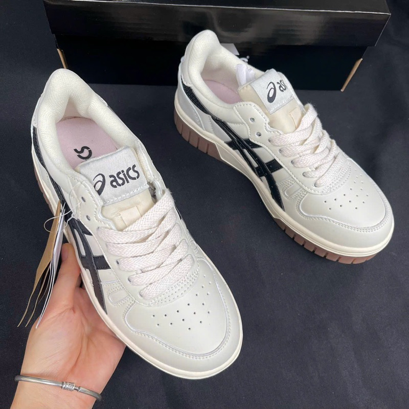 Giày asic kem đen đế nâu mẫu mới, Giày Asic court cream black gum, giày asic’s xám đen đế nâu
