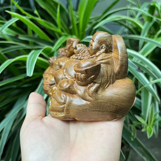 Tượng phật di lặc gỗ bách thơm