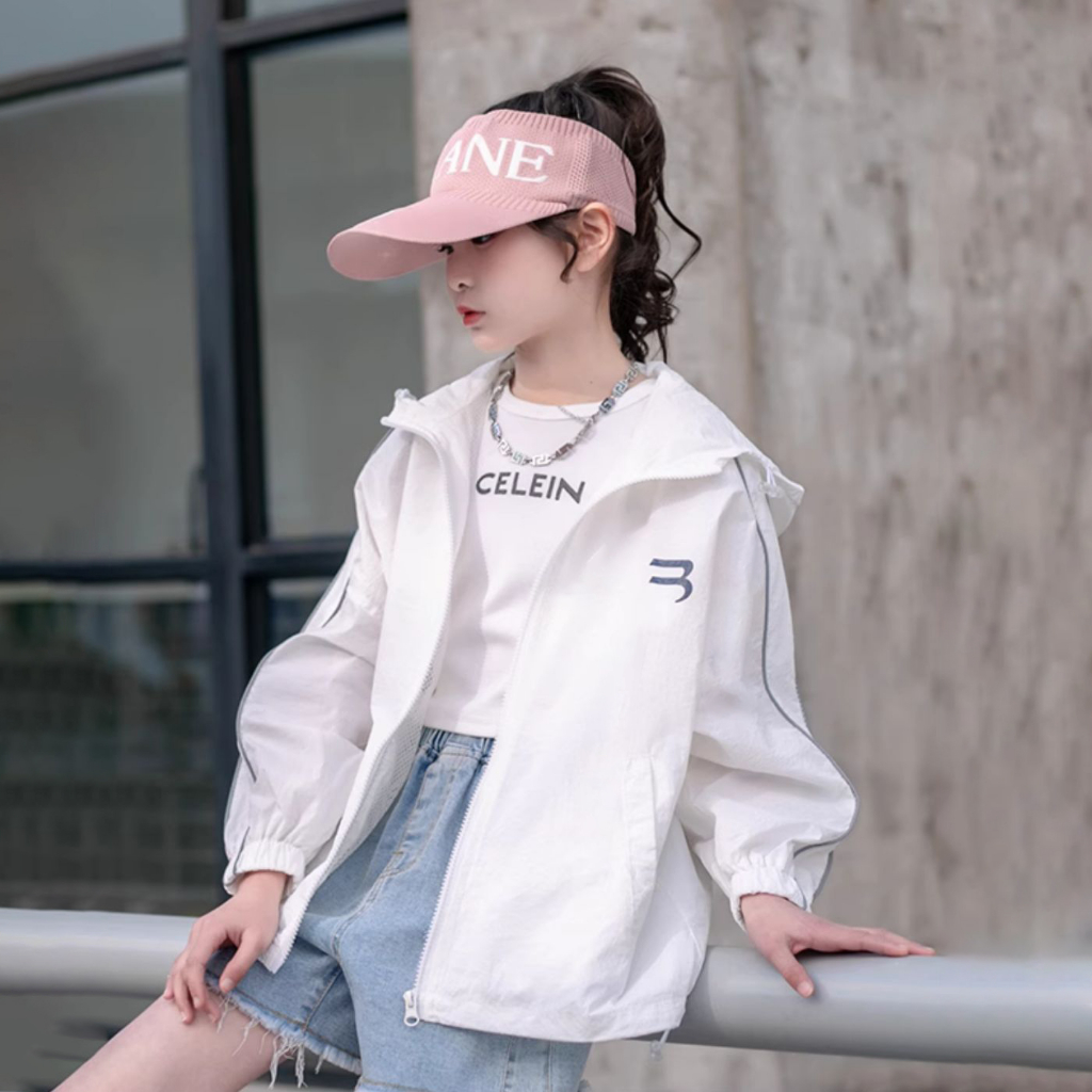 Áo khoác cho bé gái dù 2 lớp 0408 hình thêu xinh xắn