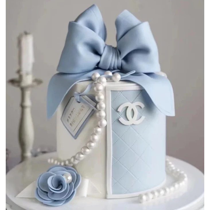 Trang trí chuỗi ngoc trai trắng