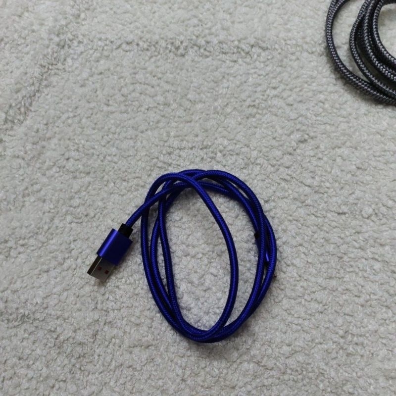 Dây cáp sạc điện thoại 1m và 2m.