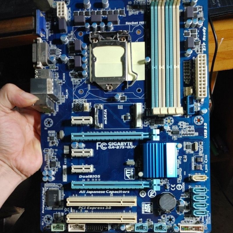 Main Gigabyte B75 GA B75-D3V Giga