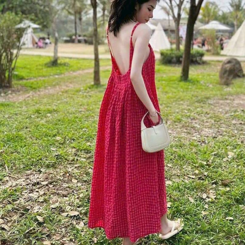 Đầm 2 dây caro hở lưng dáng dài loại chuẩn đẹp ( kèm hình tự chụp )