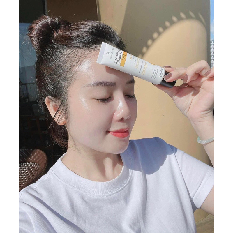 𝐊𝐞𝐦 𝐂𝐡𝐨̂́𝐧𝐠 𝐍𝐚̆́𝐧𝐠 𝐇𝐞𝐥𝐢𝐨𝐜𝐚𝐫𝐞 𝐖𝐚𝐭𝐞𝐫 𝐆𝐞𝐥