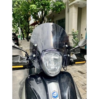 Kính chắn gió Vespa Medley