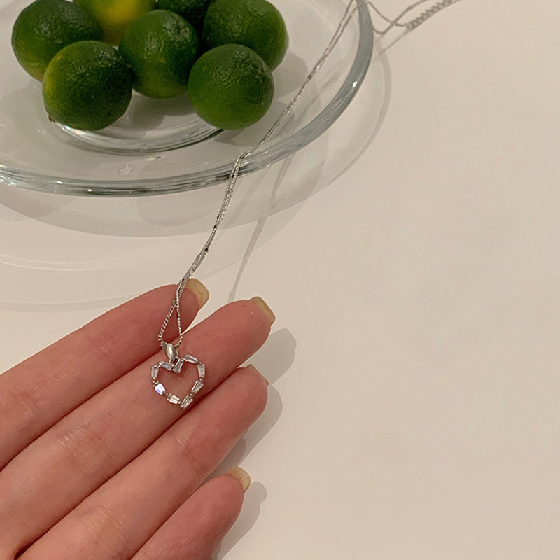 Vòng cổ Mạ Bạc 925 Mặt Hình Trái Tim Đính Đá Pha Lê Thời Trang Cho Nữ