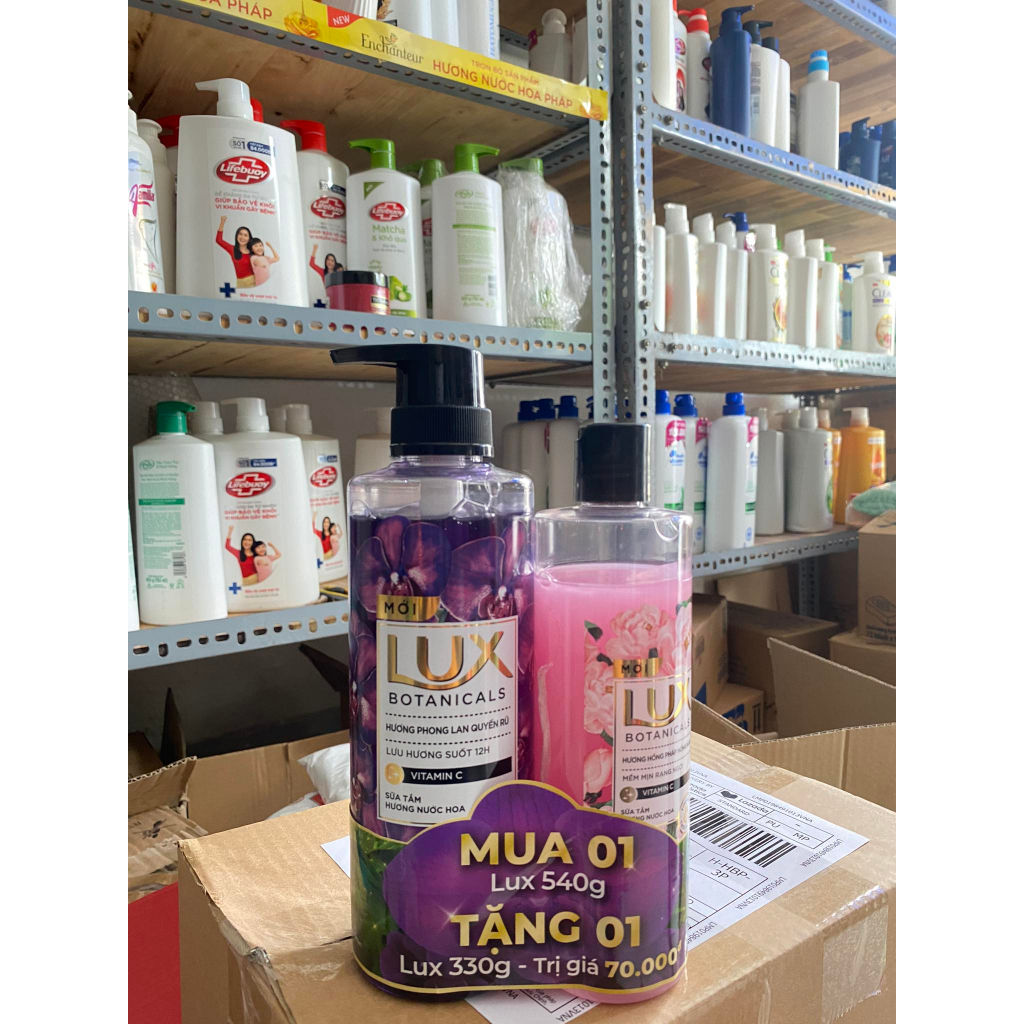 Sữa tắm Lux hương phong lan quyến rũ 550g tặng kèm chai sữa tắm lux 330g hương hoa hồng