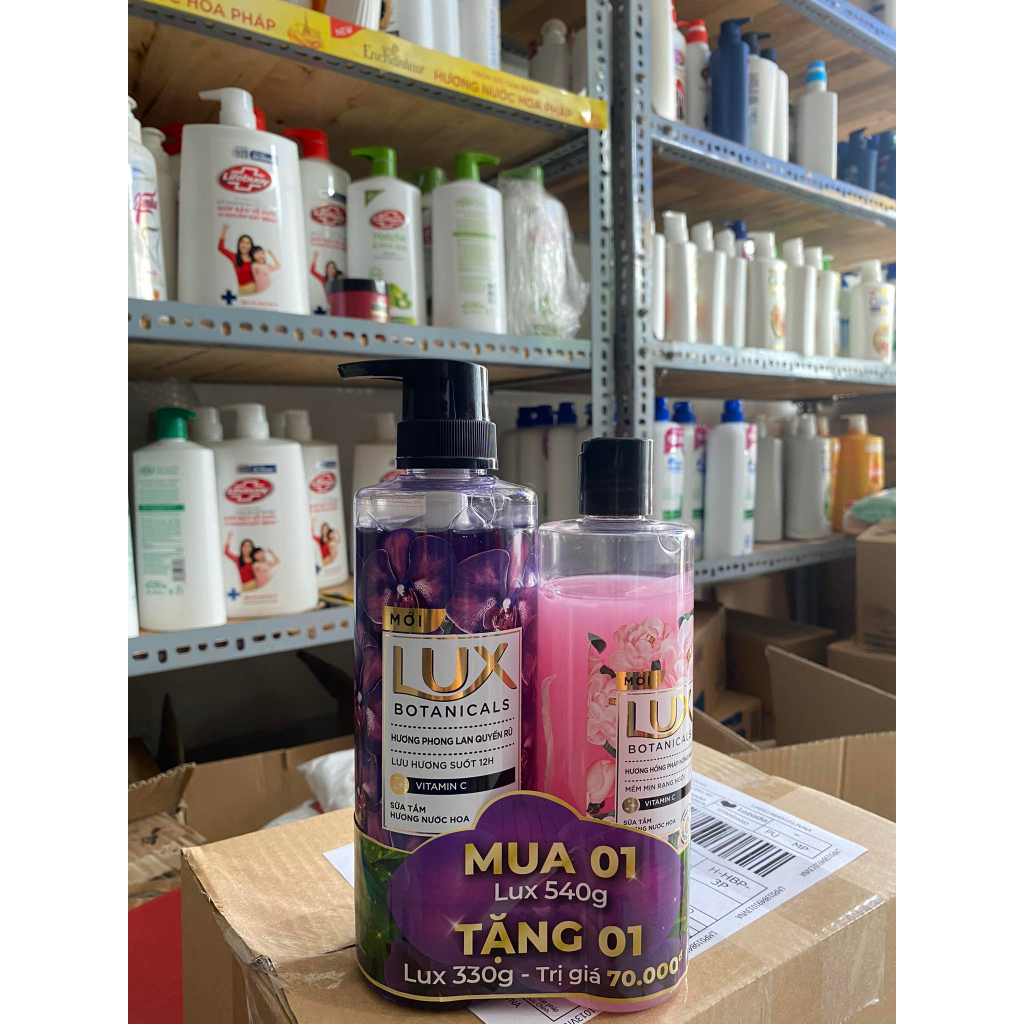 Sữa tắm Lux hương phong lan quyến rũ 550g tặng kèm chai sữa tắm lux 330g hương hoa hồng