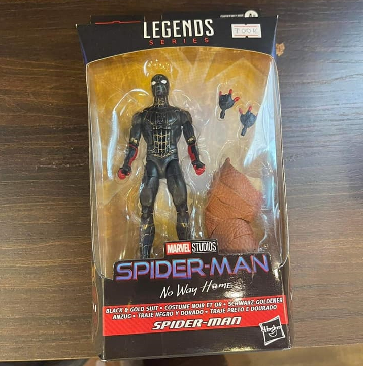 Mô hình Marvel Legends Spiderman Black & Gold suit