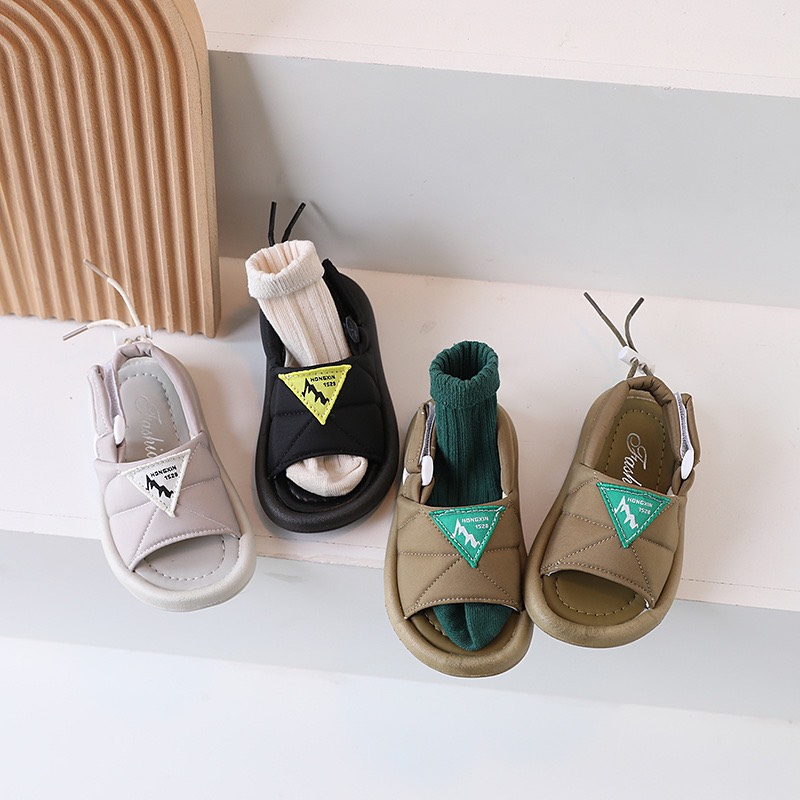 Giày sandal form dáng năng động, cá tính, dễ mang dễ phối với 2 màu M86