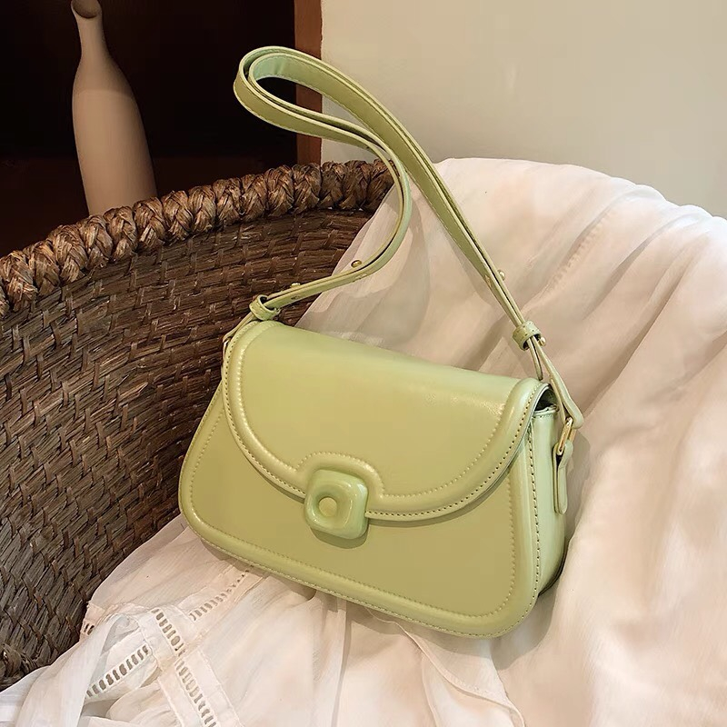 Túi đeo chéo, túi kẹp nách khóa nam châm nắp nhựa bóng, hàng hottrend 2023 SL98