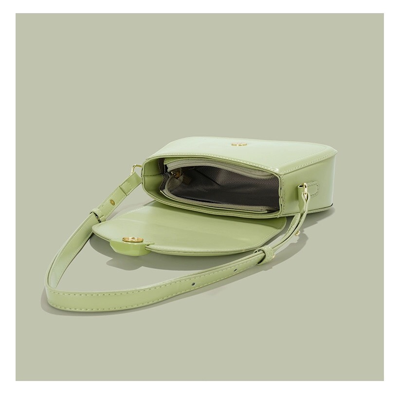 Túi đeo chéo, túi kẹp nách khóa nam châm nắp nhựa bóng, hàng hottrend 2023 SL98