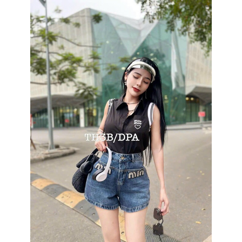 Quần Short Jean Nữ Lưng Cao Thêu Chữ Xịn Xò