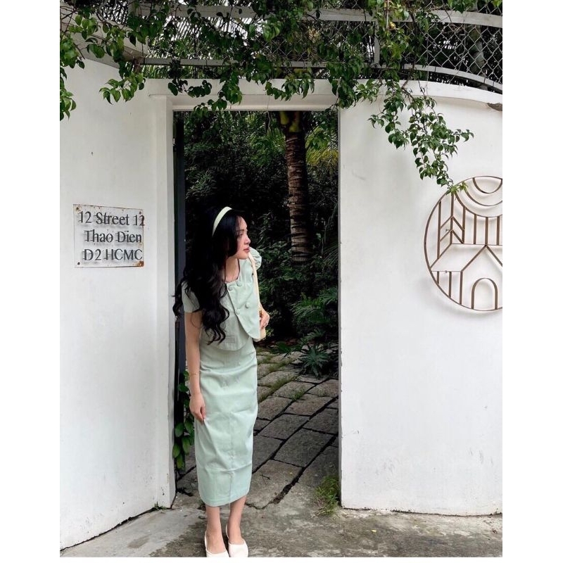 Set áo nút bọc chéo chân váy midi