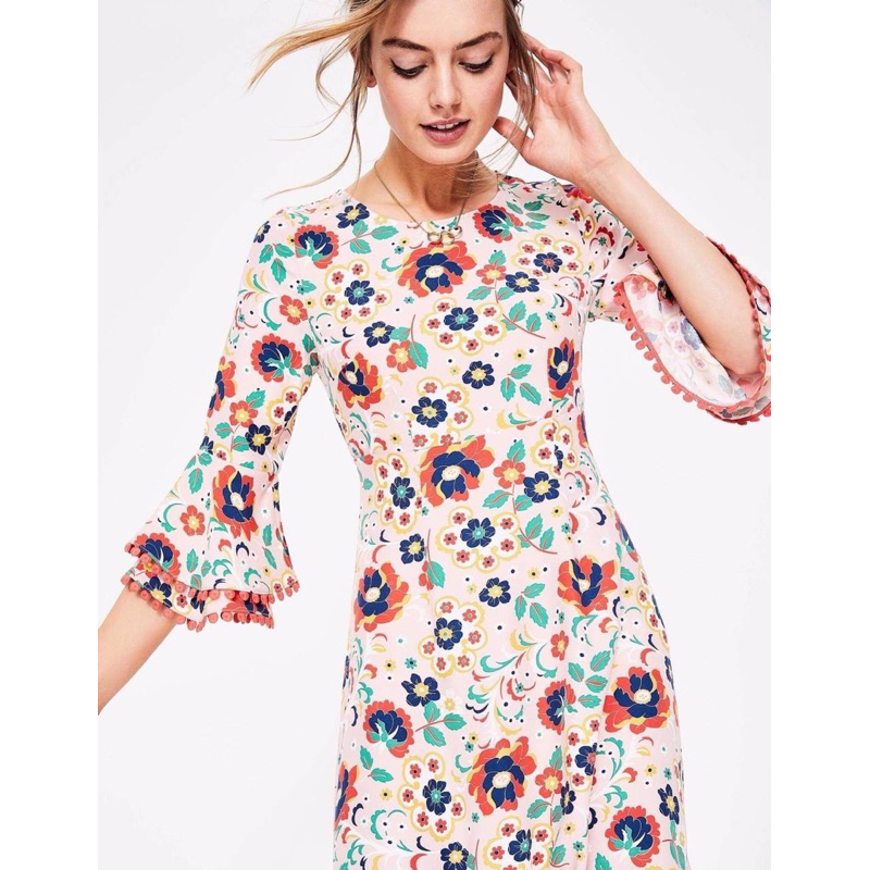 Đầm hoa văn dáng A