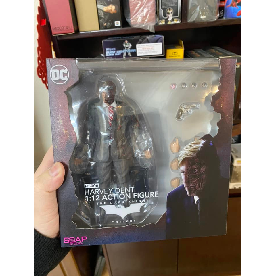 Mô hình nhân vật Two Face Harvey Dent