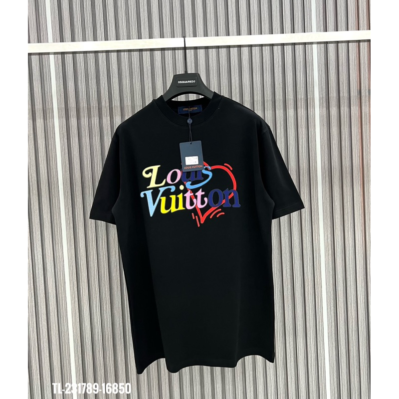 Áo phông Luôn vui tươi chữ nhiều màu tim đỏ TTA756