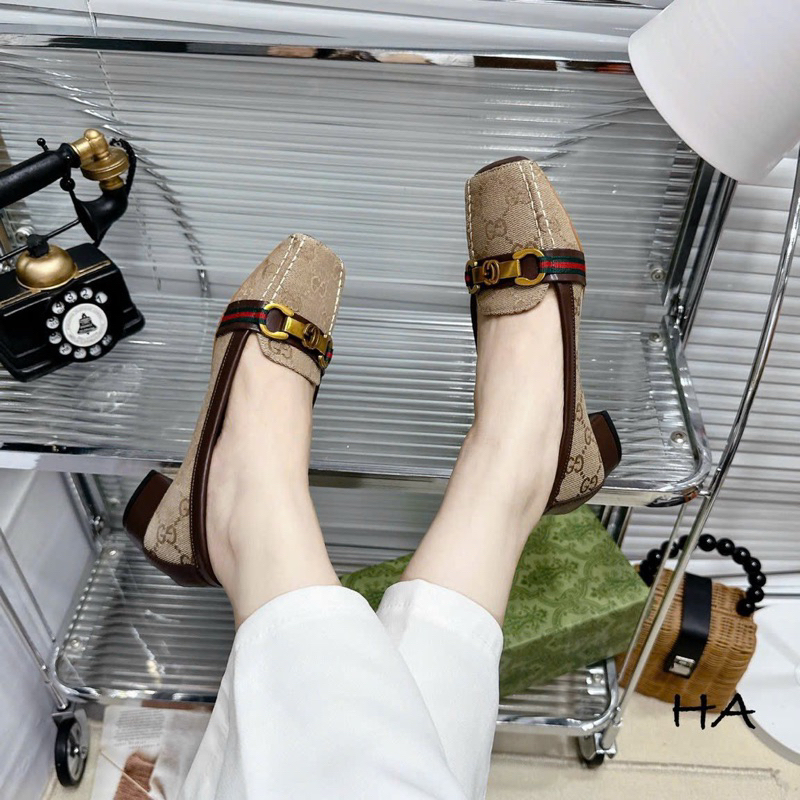 Giày búp bê gót 3cm_Giày moca guci hoạ tiết khoá ngang _ Giày búp bê  mũi vuông hàng QC đầy đủ hộp ,bill, túi xách giấy