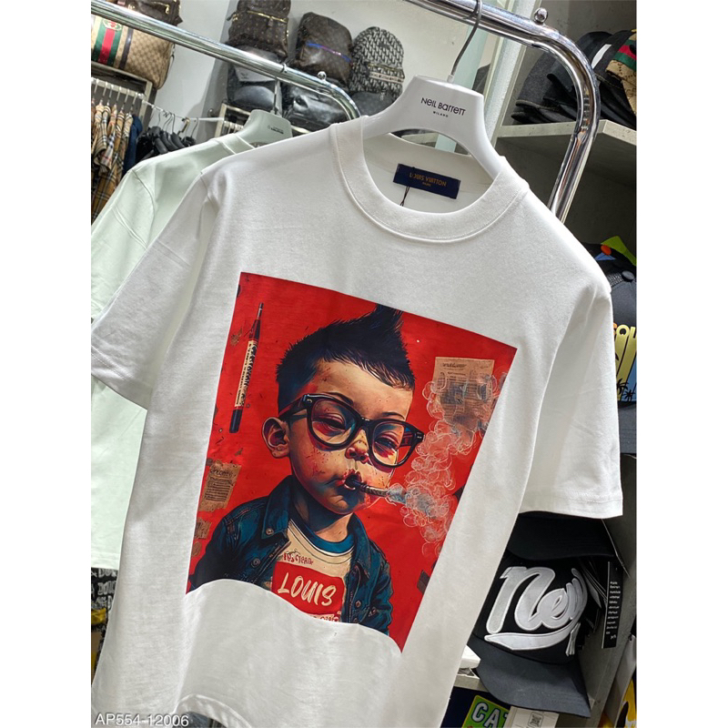 Áo phông L.v trẻ con hút thuốc ,hoạ tiết nổi bật. Fom dáng cực đẹp new2023