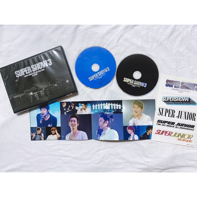 Super Junior Super Show 3 the 3rd asia tour in japan đã khui seal, gồm 2 dvd sticker và photobook như hình.