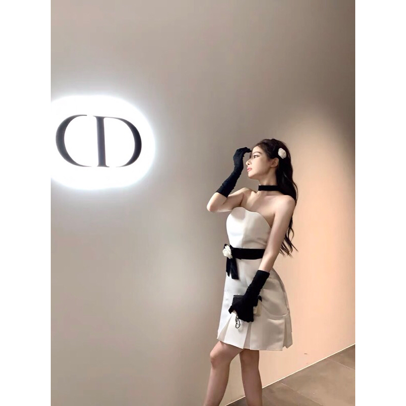 Đầm Jennie hoa trà phong cách bánh bèo cho các cô nàng