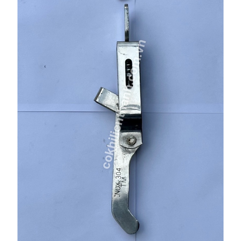 Khóa thùng xe ô tô tải