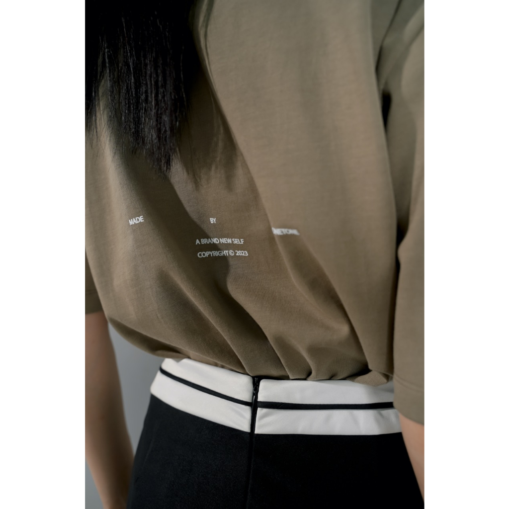 Chân váy Onetone dáng ngắn phối túi hộp Flint