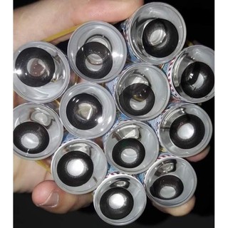 Mẫu lens đen kính áp tròng đen black giãn to kèm khay đựng