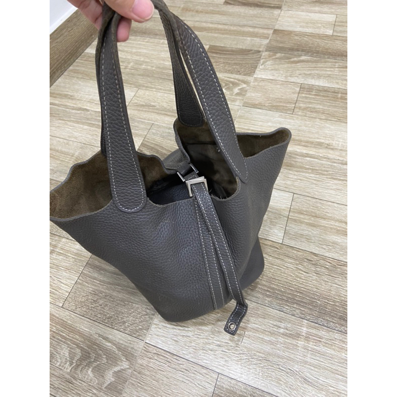 Túi da thật dáng HM