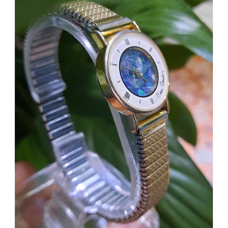 Đồng hồ nữ máy thụy.
