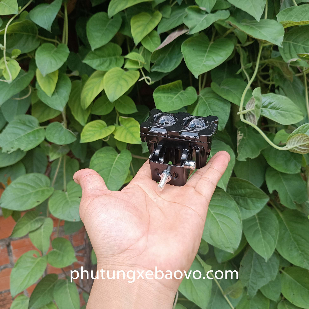 Đèn trợ sáng 40w kim loại có đường cắt không gây chói