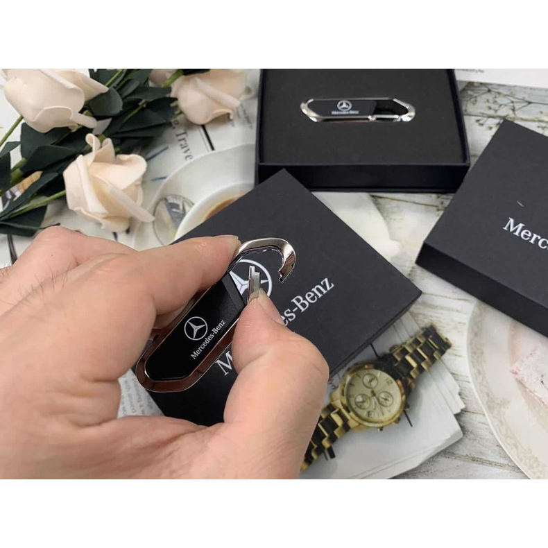 Usb Mercedes-Benz 32gb Sẵn 2500 Bài Nhạc MP3 Nhiều Thể Loại  có hộp làm quà tăng cực sang chảnh