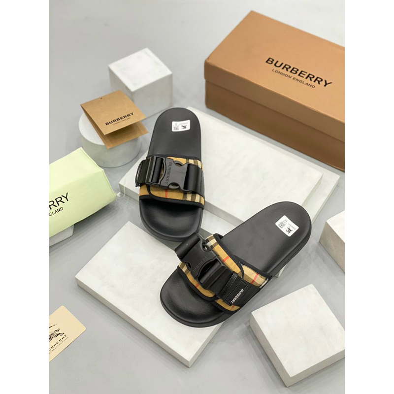 Dép BBR Quai Khuy 2 màu cực chất, sang trọng cực chất 2023