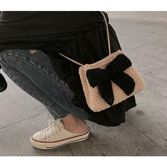 Túi đeo chéo nữ tính Crochet_Handmade