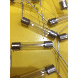 Cầu chì chân cắm 15A - 250v (6x30mm)