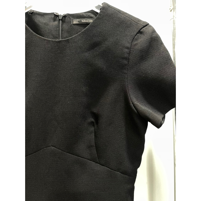 Váy đen đính đá cộc tay Zara auth newtag