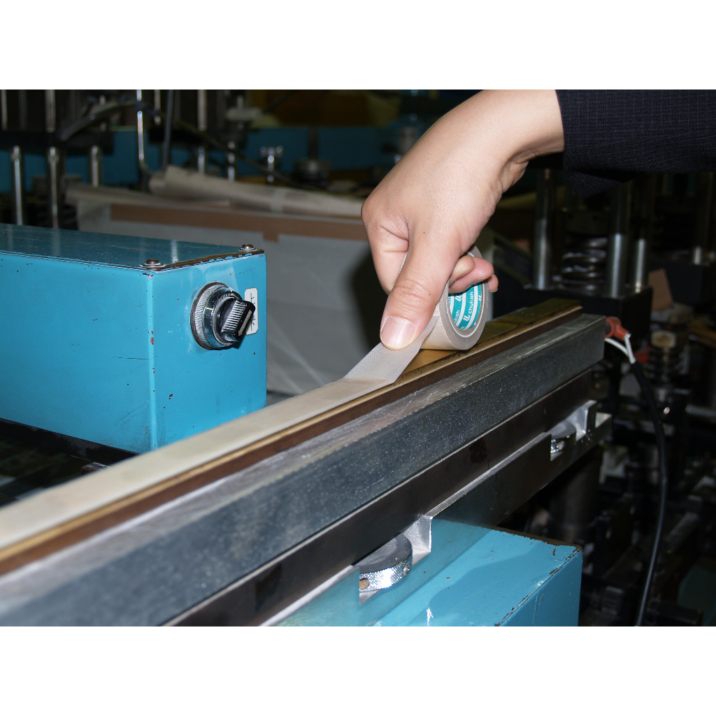 BĂNG KEO CHỊU NHIỆT CAO VÀ KHÁNG HÓA CHẤT NITTO PTFE NO.903UL ĐEN 0.08MMX13MMX10M