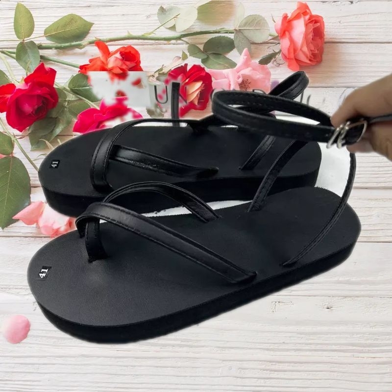 Sandal thiết kế day quắn có đủ màu .muốn mua màu khác ib cho shop