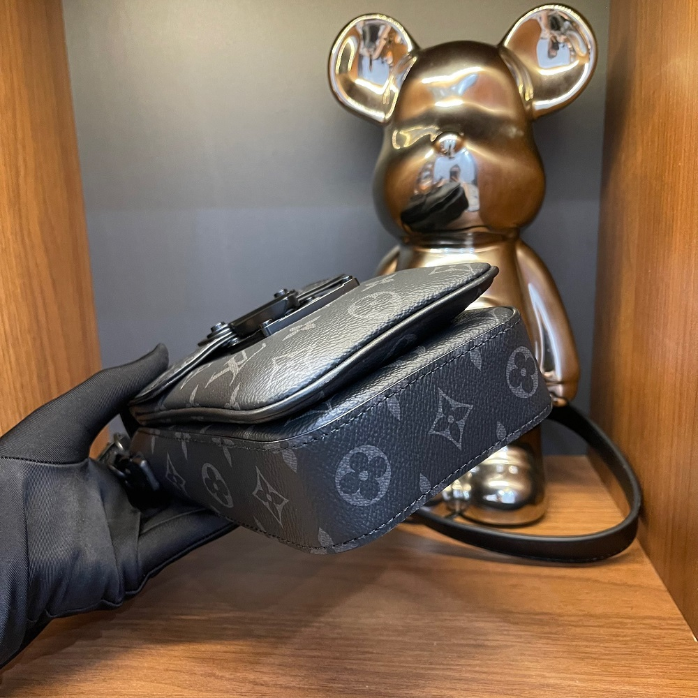 Túi đeo chéo Gucci mini Phone vân hoa khóa cài LA on web fullbox bill thẻ