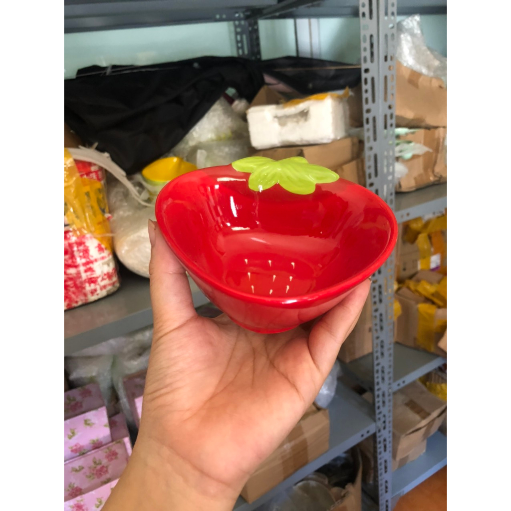 Bát Hình Trái Dâu Tây Đỏ Tráng Men Cho Bé