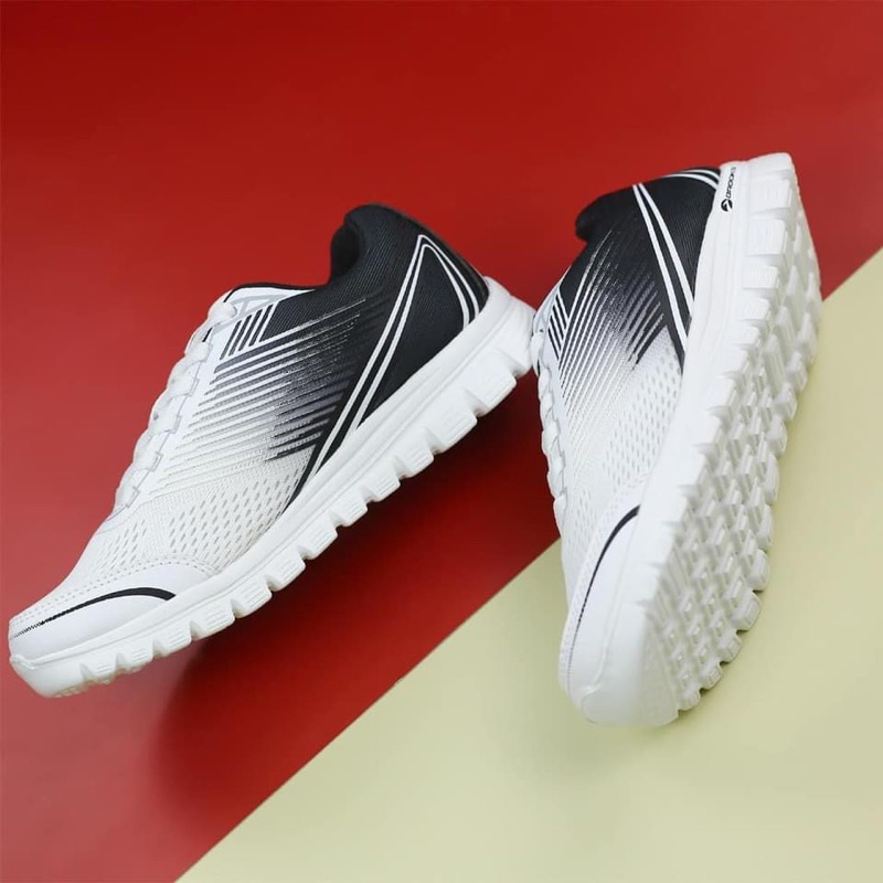 Giày chạy Brooks xuất mỹ