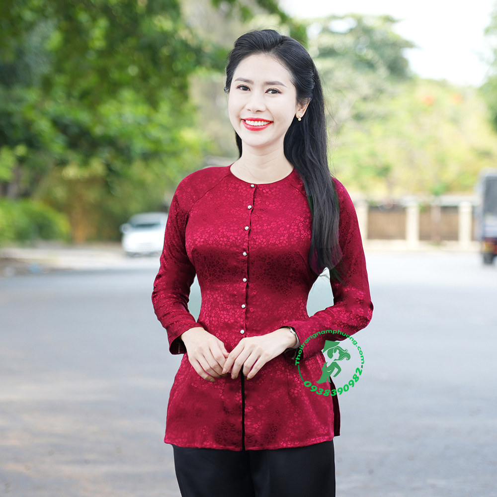 Áo bà ba nữ vải gấm lụa màu đỏ đô hoa mai cổ tròn - Nam Phương. Mã SP: GNP135R