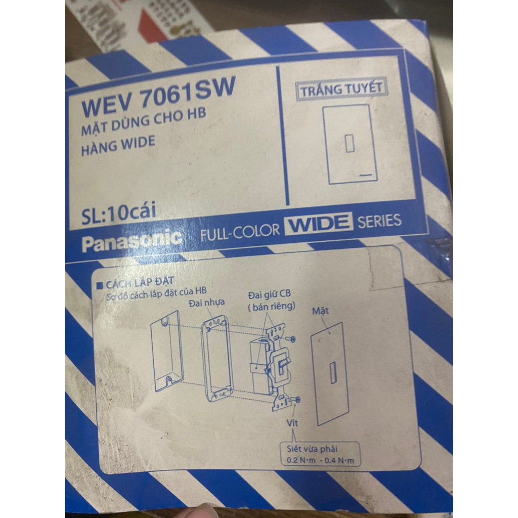Mặt nạ aptomat CB cóc WEV7061SW dùng cho aptomat HB dòng WIDE - Panasonic