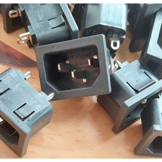 Jack nguồc ac 3 chân.10a-250v. .