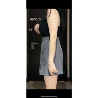(50-90 KG) ÁO ĐEN KIỂU, CHẤT LỤA MÁT, TAY LOE THANH LỊCH.