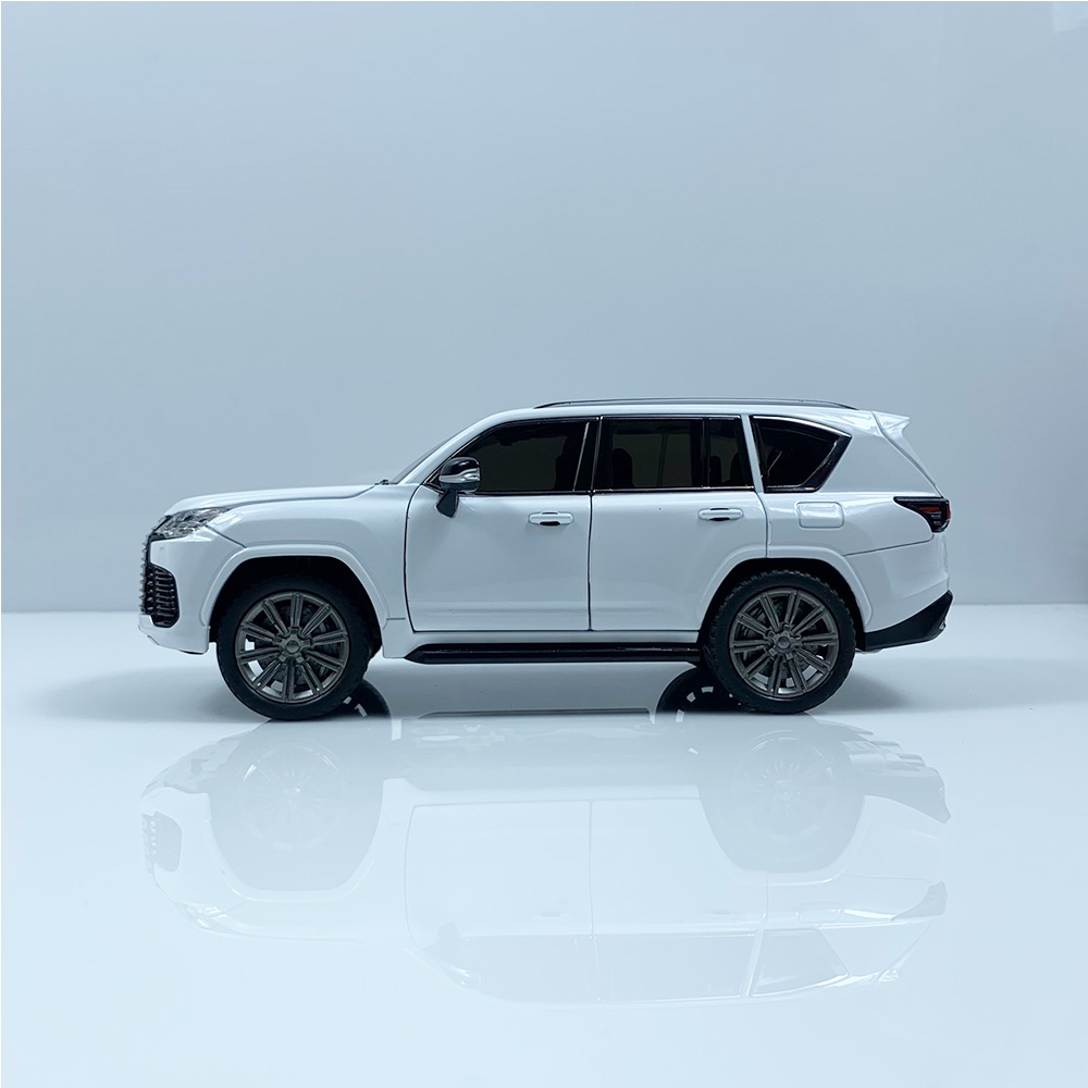 Mô hình xe Lexus LX600 tỉ lệ 1:24 , giá cực hot