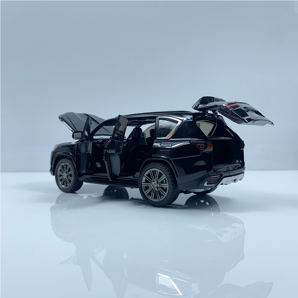Mô hình xe Lexus LX600 tỉ lệ 1:24 , giá cực hot