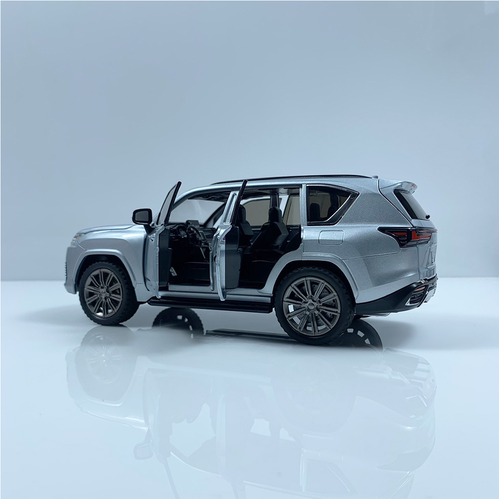 Mô hình xe Lexus LX600 tỉ lệ 1:24 , giá cực hot