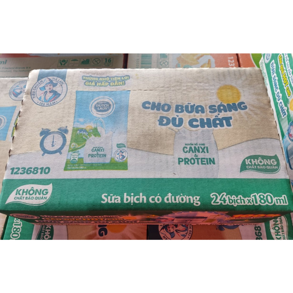 Thùng 24 Bịch Sữa Tươi Tiệt Trùng Có Đường Dutch Lady Canxi & Protein 180ml